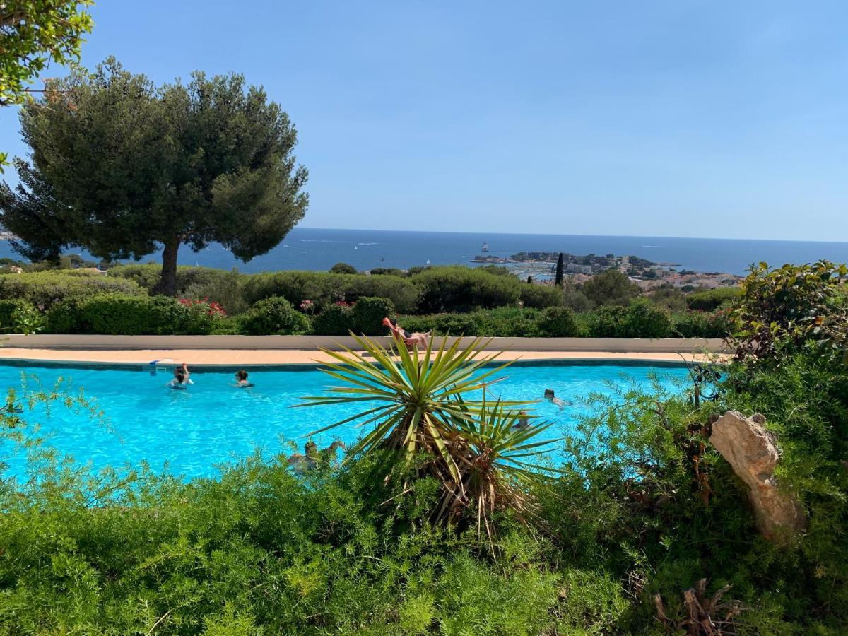 Superbe T2 44M2 - Grande Terrasse Vue Mer Panoramique Exceptionnelle Piscine - Parking Bandol Exterior photo