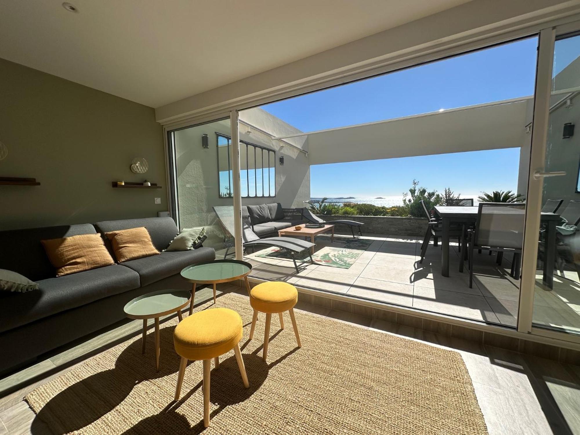 Superbe T2 44M2 - Grande Terrasse Vue Mer Panoramique Exceptionnelle Piscine - Parking Bandol Exterior photo